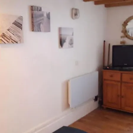 Escamillo Yourhosthelper Apartment